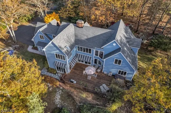 738 Ridge Rd, Kinnelon Boro, NJ 07405