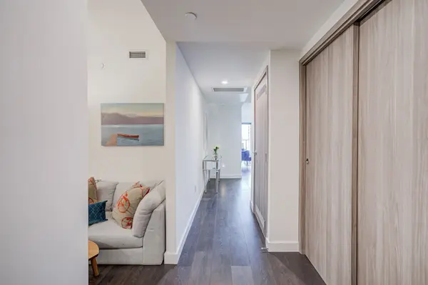 1 Concord CityPlace WAY #4209, Toronto C01, ON M5V 0X3