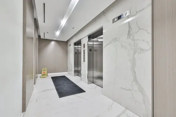 370 Martha ST #2204, Burlington, ON L7R 0G9