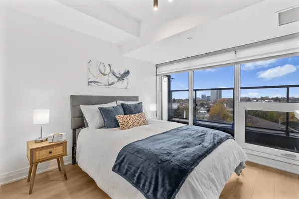 21 Park ST E #805, Mississauga, ON L5G 0C2