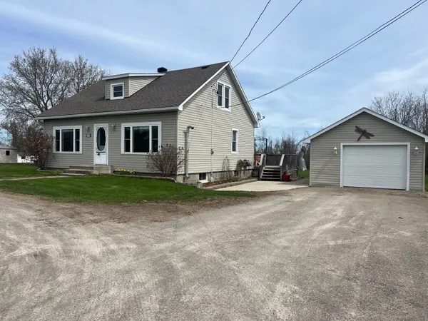 477 Hwy 29 RD, Rideau Lakes, ON K7A 4S5