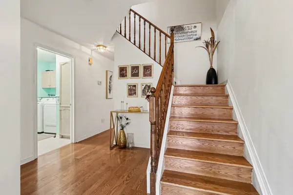 52 Scarlet CT, Hunt Club - South Keys And Area, ON K1T 3R5