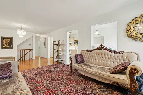 52 Scarlet CT, Hunt Club - South Keys And Area, ON K1T 3R5