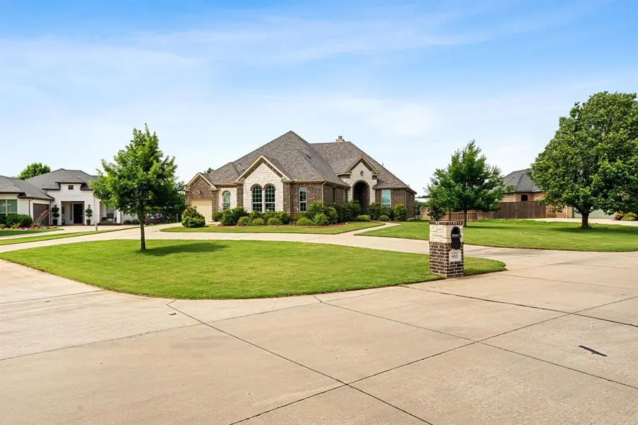 953 Prairie Timber Road, Burleson, TX 76028