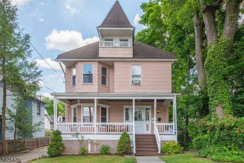 157 Walnut St #2, Montclair Twp., NJ 07042