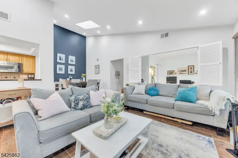 33 Foxwood Court, Bedminster Twp., NJ 07921