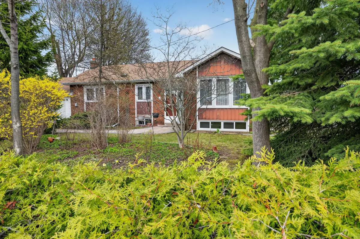 1 Claudius Gate, Toronto E04, ON M1R 3N7