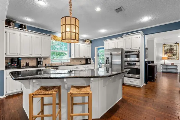 418 Riverview Drive, Woodway, TX 76712