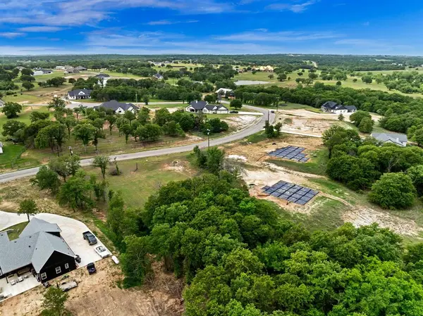 285 Zebrastone Way, Poolville, TX 76487