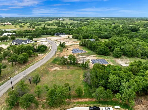 285 Zebrastone Way, Poolville, TX 76487