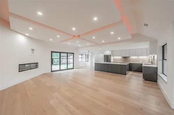 8048 Green Valley Drive, North Richland Hills, TX 76182