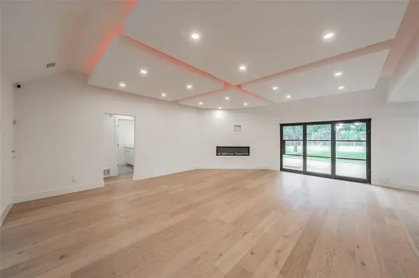 8048 Green Valley Drive, North Richland Hills, TX 76182