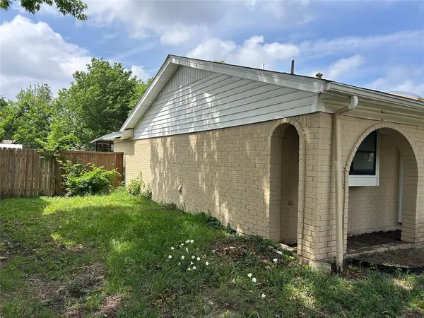 1033 Rockledge Drive, Garland, TX 75043