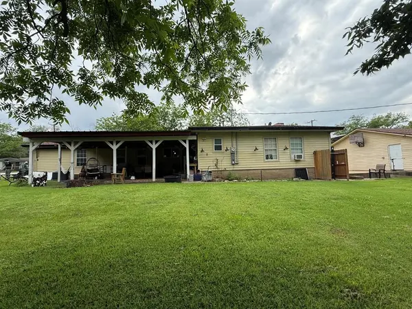 510 S Avenue O, Clifton, TX 76634