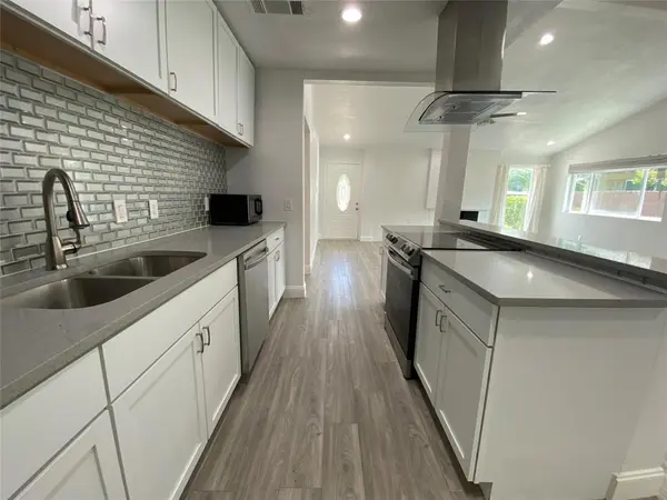 3035 Townsend Drive, Dallas, TX 75229