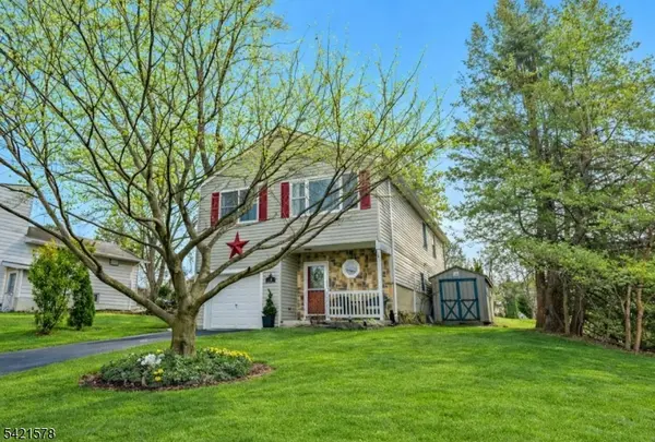 20 Park Ave, Lopatcong Twp., NJ 08865