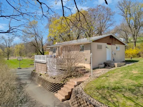 123 Thatchers Hill Rd, Raritan Twp., NJ 08822