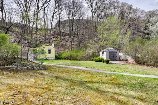 102 Greenwood Ave, Wanaque Boro, NJ 07420