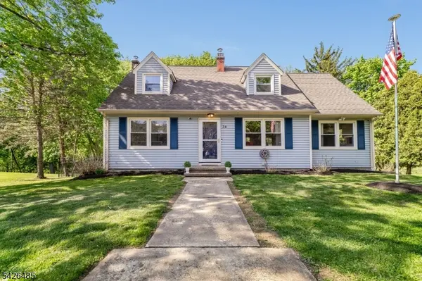 24 High St, Bloomsbury Boro, NJ 08804