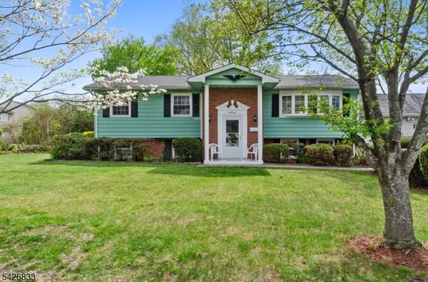 41 Cooper Ave, Roseland Boro, NJ 07068