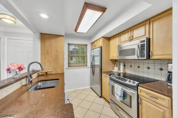 33 Foxwood Court, Bedminster Twp., NJ 07921