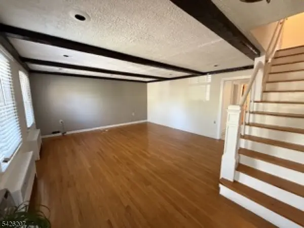 95 Westview Ave, Paramus Boro, NJ 07652