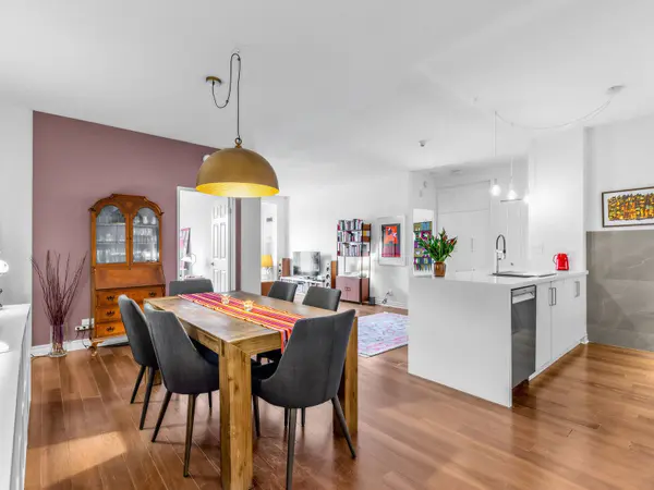 11 Christie ST #406, Toronto C02, ON M6G 4C3