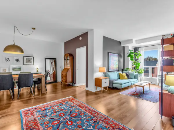 11 Christie ST #406, Toronto C02, ON M6G 4C3