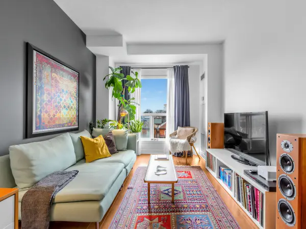 11 Christie ST #406, Toronto C02, ON M6G 4C3