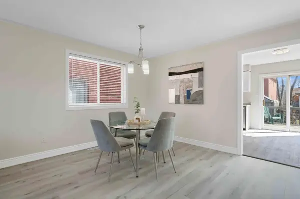 47 Holly Meadow RD #Main, Barrie, ON L4N 0E2