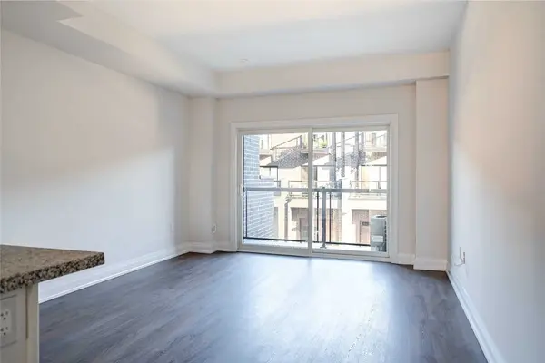 37 Creekbank RD, Toronto W04, ON M6L 0A3