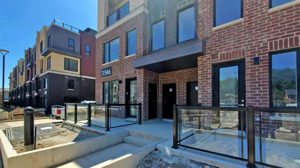 3566 Colonial DR #23, Mississauga, ON L5L 0B9