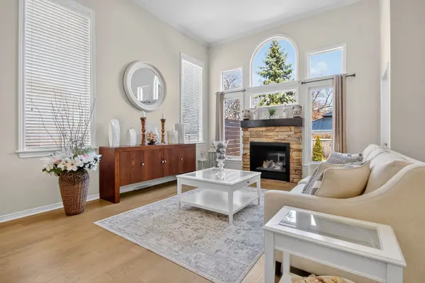 124 Macassa CIR, Kanata, ON K2T 1J9