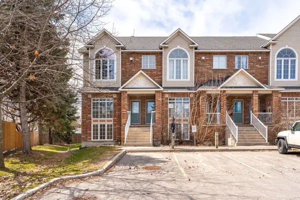 142 Gatestone Private, Beacon Hill North - South And Area, ON K1J 1K5