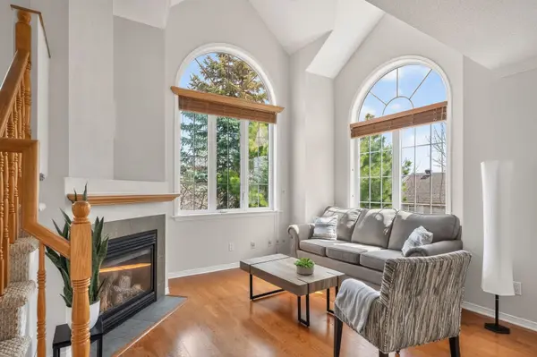 142 Gatestone Private, Beacon Hill North - South And Area, ON K1J 1K5