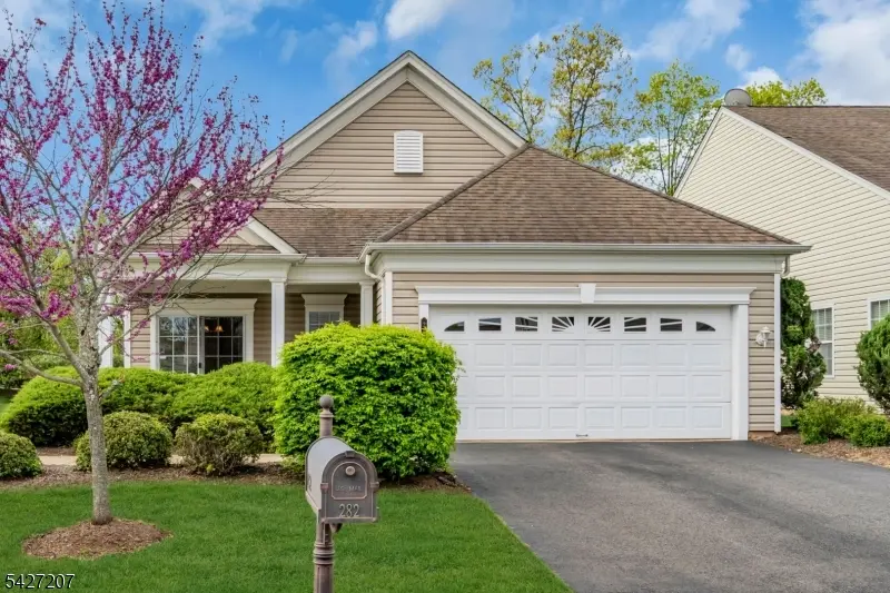 282 Longwood Ln, Franklin Twp., NJ 08873