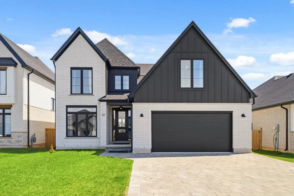 13 BRISCOE CRES, Strathroy-caradoc, ON N7G 0G3