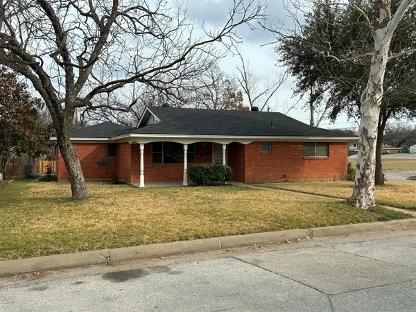 2421 Shalon Avenue, Fort Worth, TX 76112