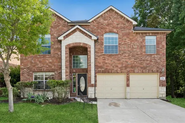 916 Starling Lane, Aubrey, TX 76227