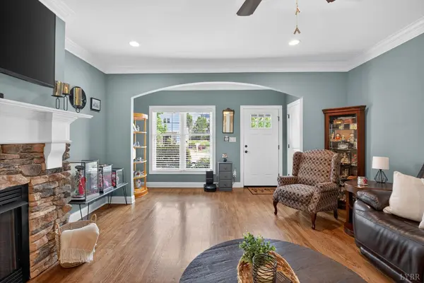 1413 Helmsdale DR, Forest, VA 24551