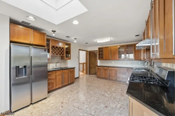 325 High St, Closter Boro, NJ 07624