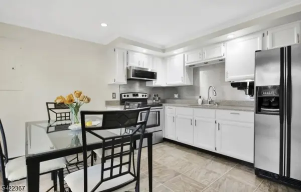 3 Prospect St #2D, Mount Arlington Boro, NJ 07856