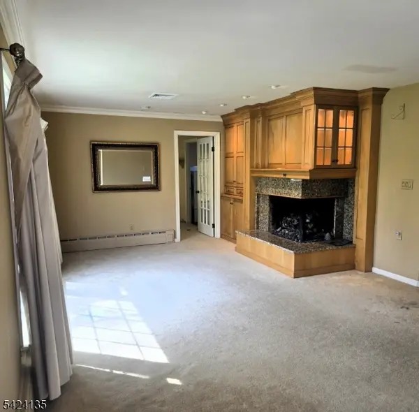 35 Bogert Rd, Montville Twp., NJ 07058