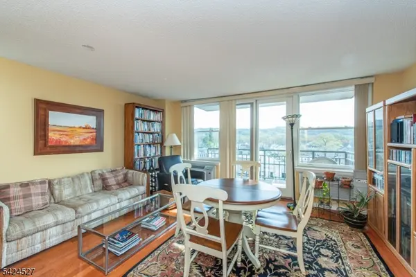 300 Main St #704, Little Falls Twp., NJ 07424