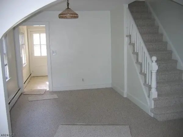 3 Holloway Pl #B, Morris Twp., NJ 07950