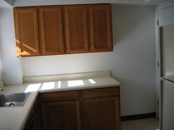 3 Holloway Pl #B, Morris Twp., NJ 07950