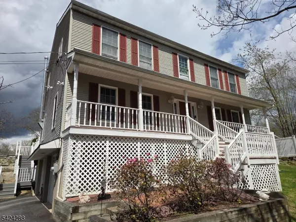 8 Papoose Trl, Hopatcong Boro, NJ 07821
