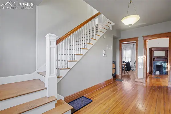 329 E Cache La Poudre ST, Colorado Springs, CO 80903