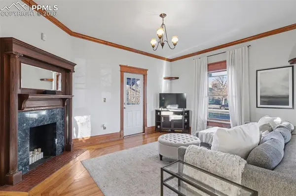 329 E Cache La Poudre ST, Colorado Springs, CO 80903