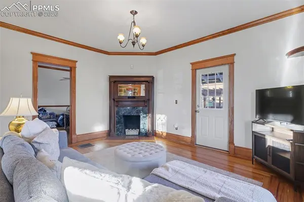 329 E Cache La Poudre ST, Colorado Springs, CO 80903